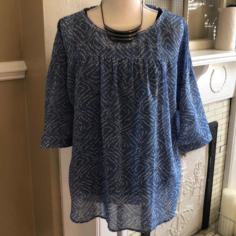 Blouse-Pullover with Yoke